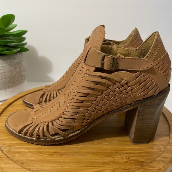 Naughty Monkey Killion Woven Leather Sandals Tan Peep Toe Buckle Heels Size‎ 10 - Picture 1 of 9